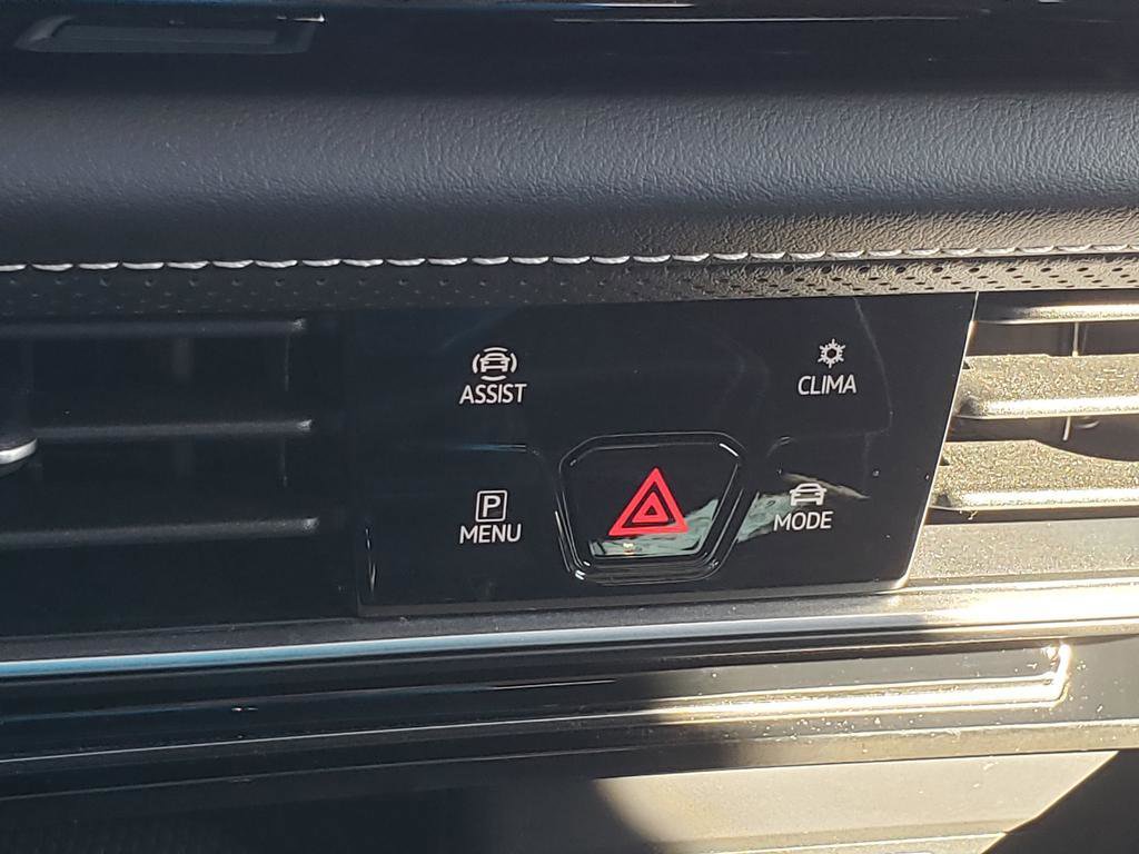 Used 2024 Volkswagen Atlas SEL Premium R-Line image 39