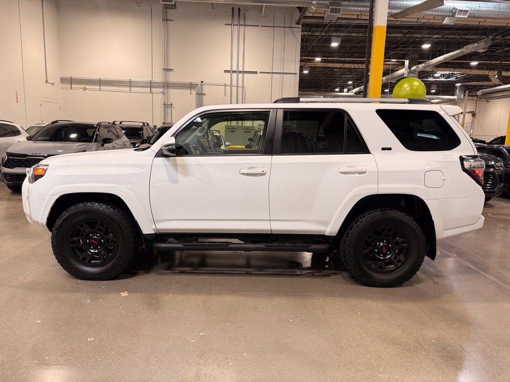 Used 2024 Toyota 4Runner SR5 Premium w/ Moonroof Package AWD/4WD image 8