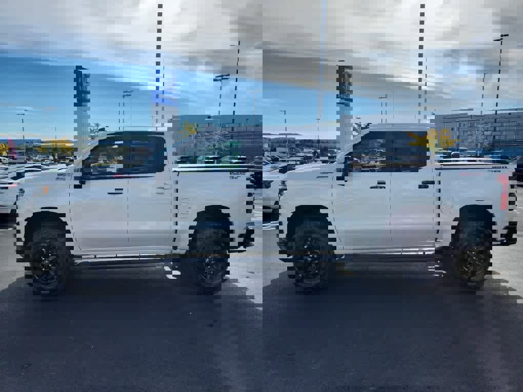 Used 2021 Chevrolet Silverado 1500 LT Trail Boss w/ Bed Protection Package image 5