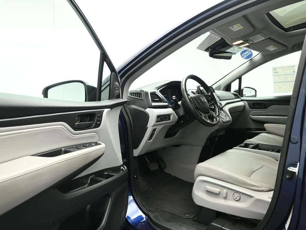 Used 2018 Honda Odyssey Touring image 8