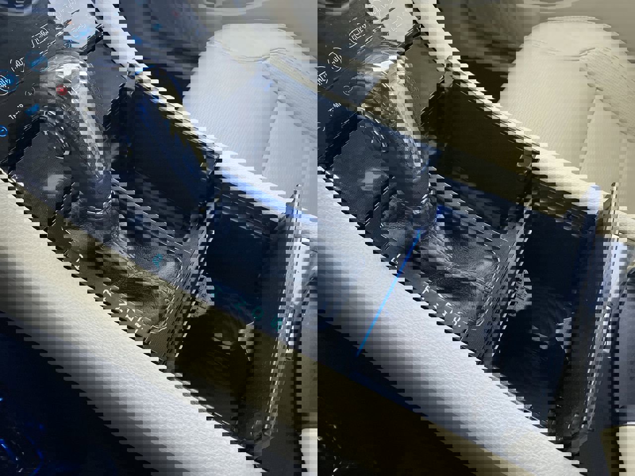 Used 2018 Ford Taurus Limited w/ Driver Assist Package image 7