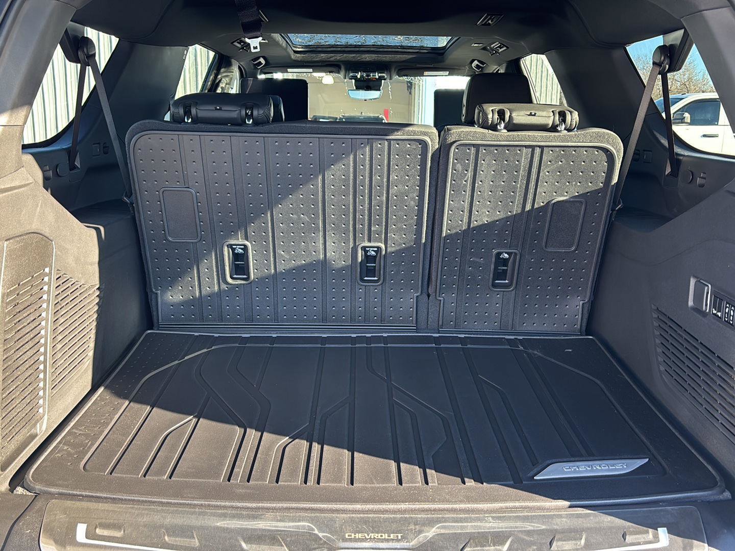 New 2026 Chevrolet Suburban High Country image 22