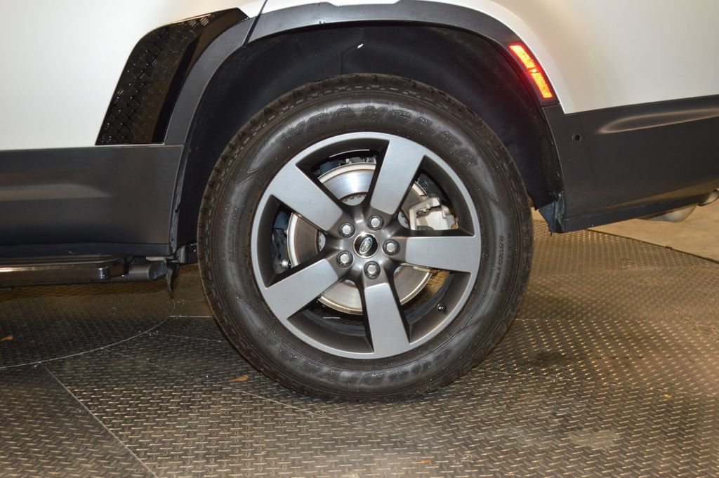 Used 2023 Land Rover Defender 130 SE AWD/4WD image 14