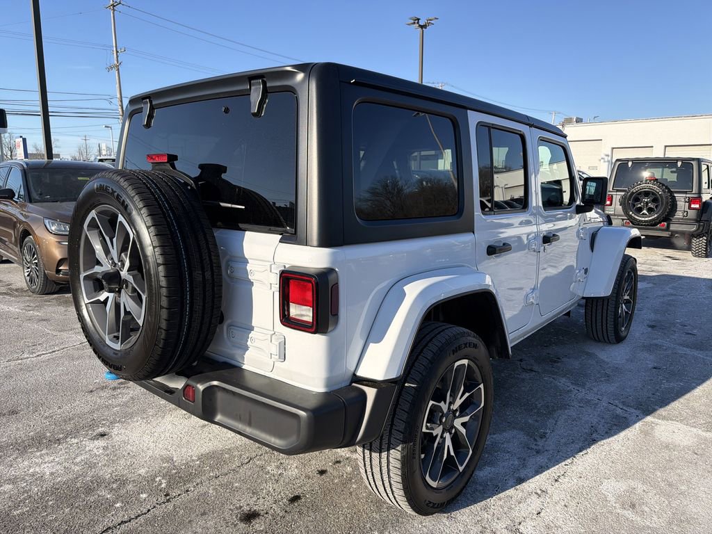 Used 2024 Jeep Wrangler Unlimited w/ Convenience Group AWD/4WD image 6