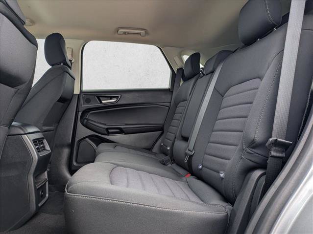 Used 2024 Ford Edge SE w/ Black Appearance Package AWD/4WD image 18