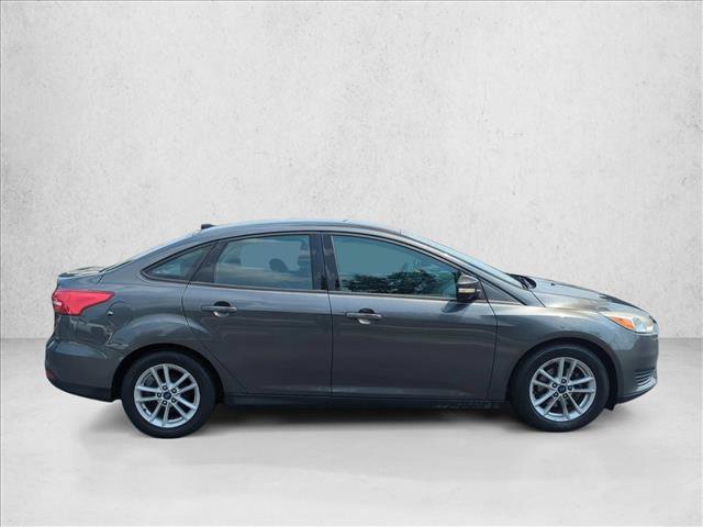 Used 2017 Ford Focus SE FWD image 4
