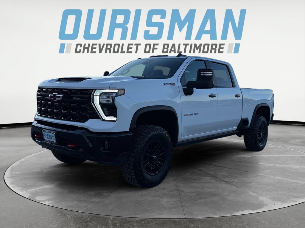 Used 2025 Chevrolet Silverado 2500 ZR2 w/ Technology Package AWD/4WD image 2