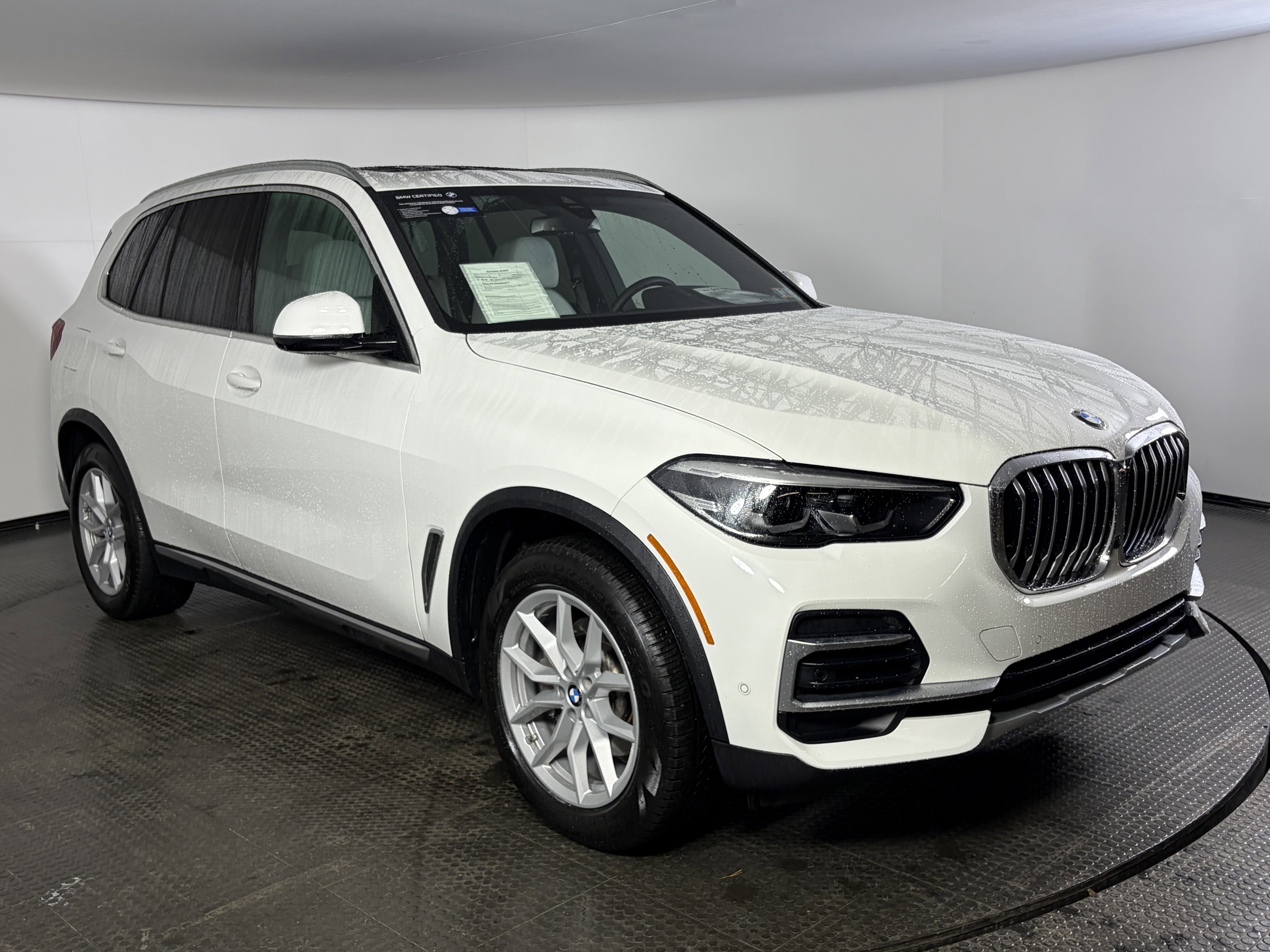 Certified 2023 BMW X5 xDrive40i w/ Luxury Seating Package image 3