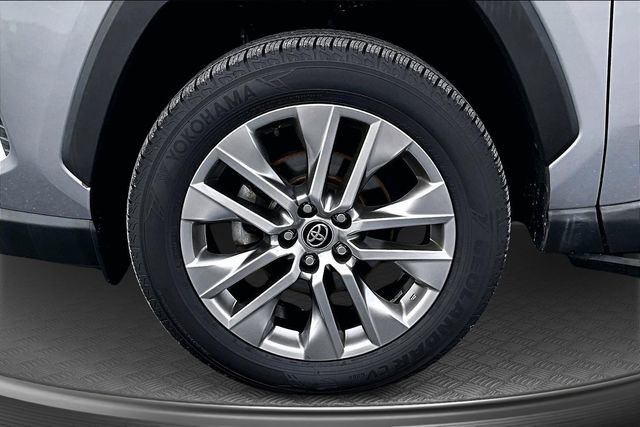 Used 2020 Toyota RAV4 Limited image 34