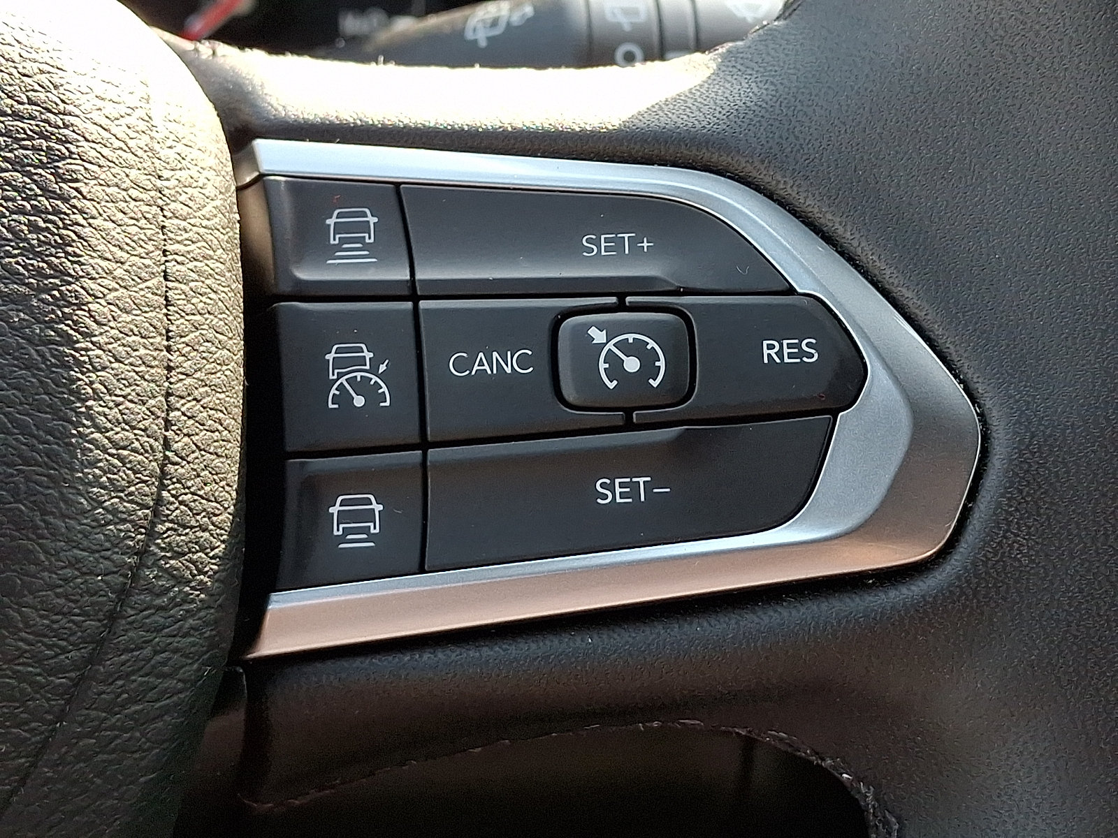 Certified 2024 Jeep Compass Limited AWD/4WD image 23