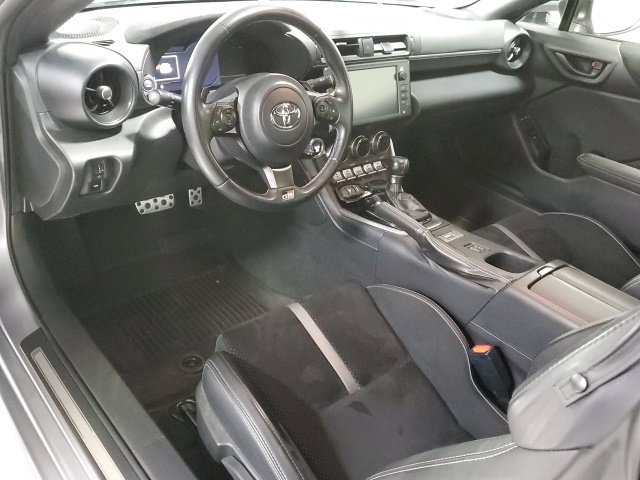 Used 2023 Toyota GR86 Premium w/ ALL Weather Mat Package (TMS) RWD image 12