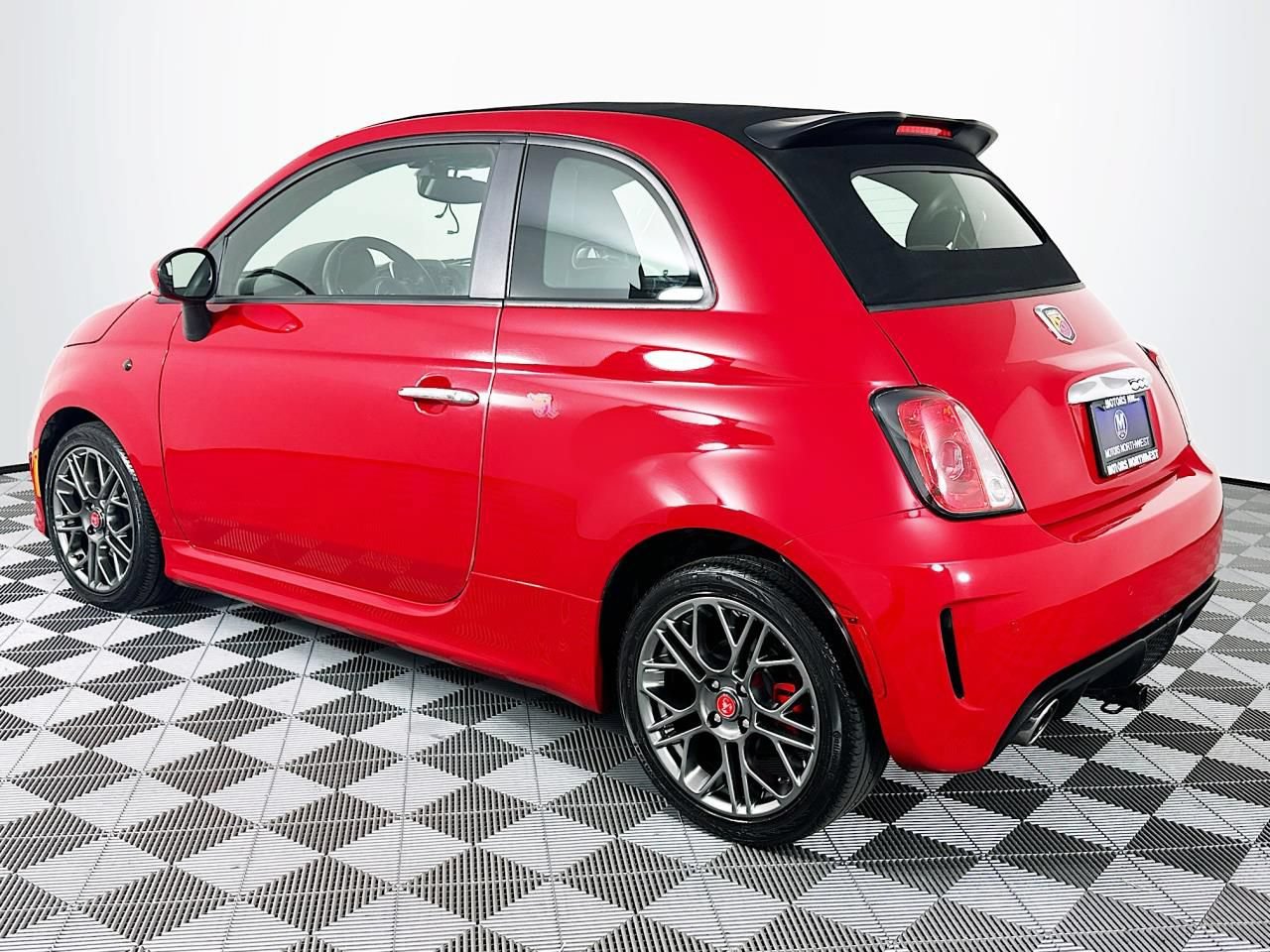 Used 2017 FIAT 500 Abarth w/ Popular Equipment Package FWD image 8