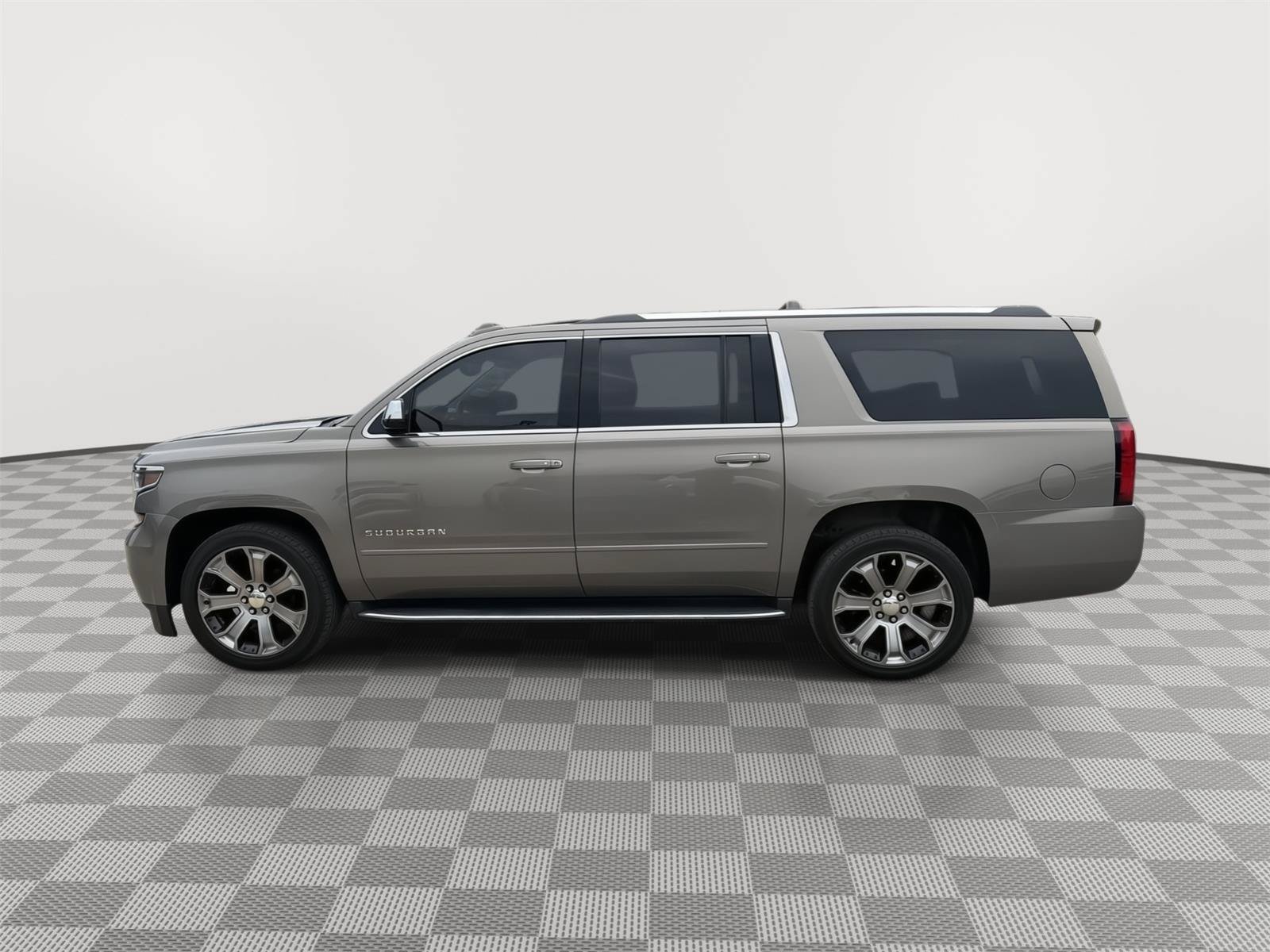 Used 2017 Chevrolet Suburban Premier AWD/4WD image 4