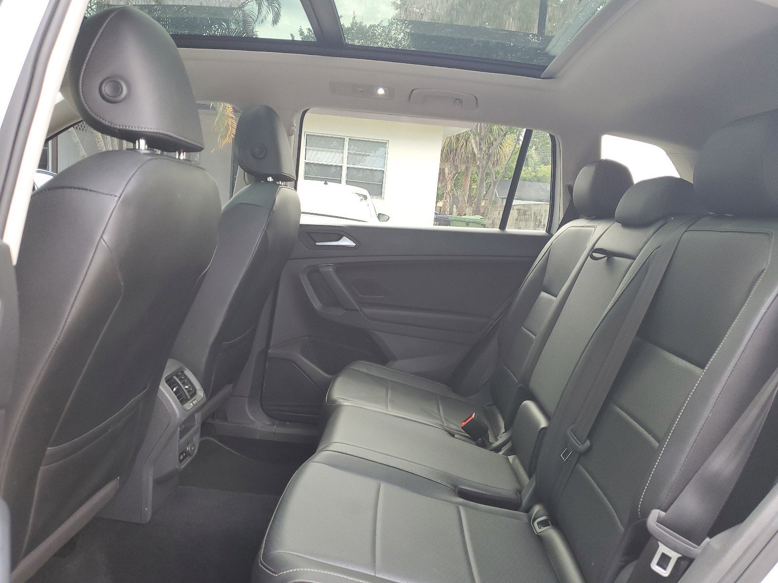 Used 2019 Volkswagen Tiguan SE w/ Panoramic Sunroof Package image 14