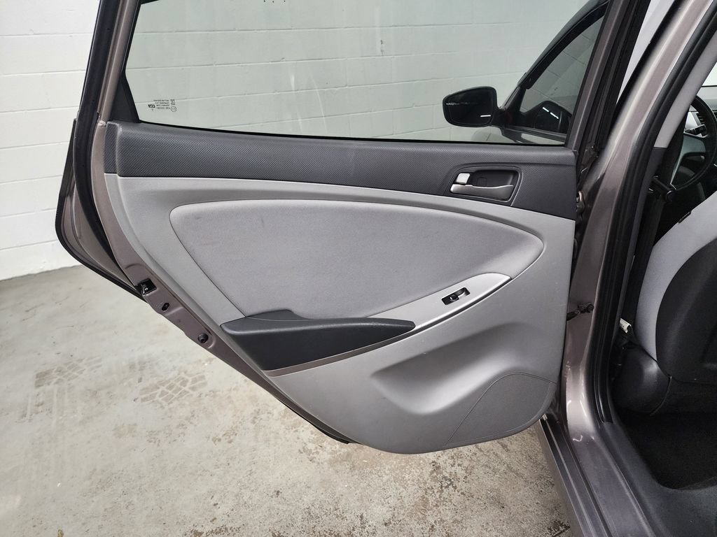Used 2017 Hyundai Accent SE FWD image 21