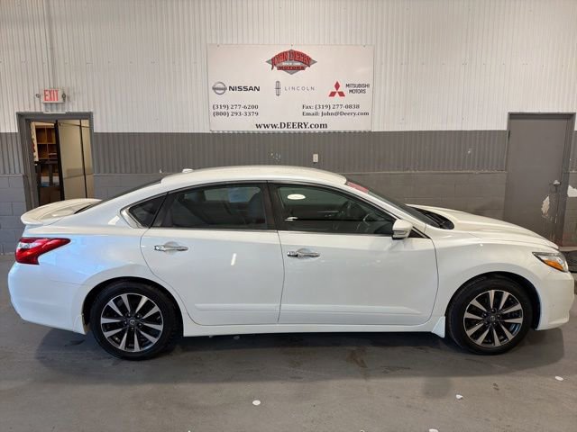 Used 2016 Nissan Altima 2.5 SL FWD image 2