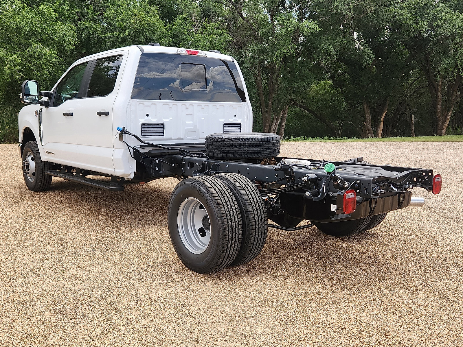 New 2026 Ford F350 XL w/ XL Chrome Package AWD/4WD image 3