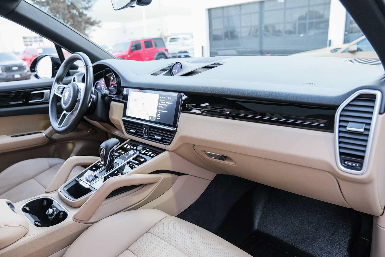 Used 2019 Porsche Cayenne AWD/4WD image 24