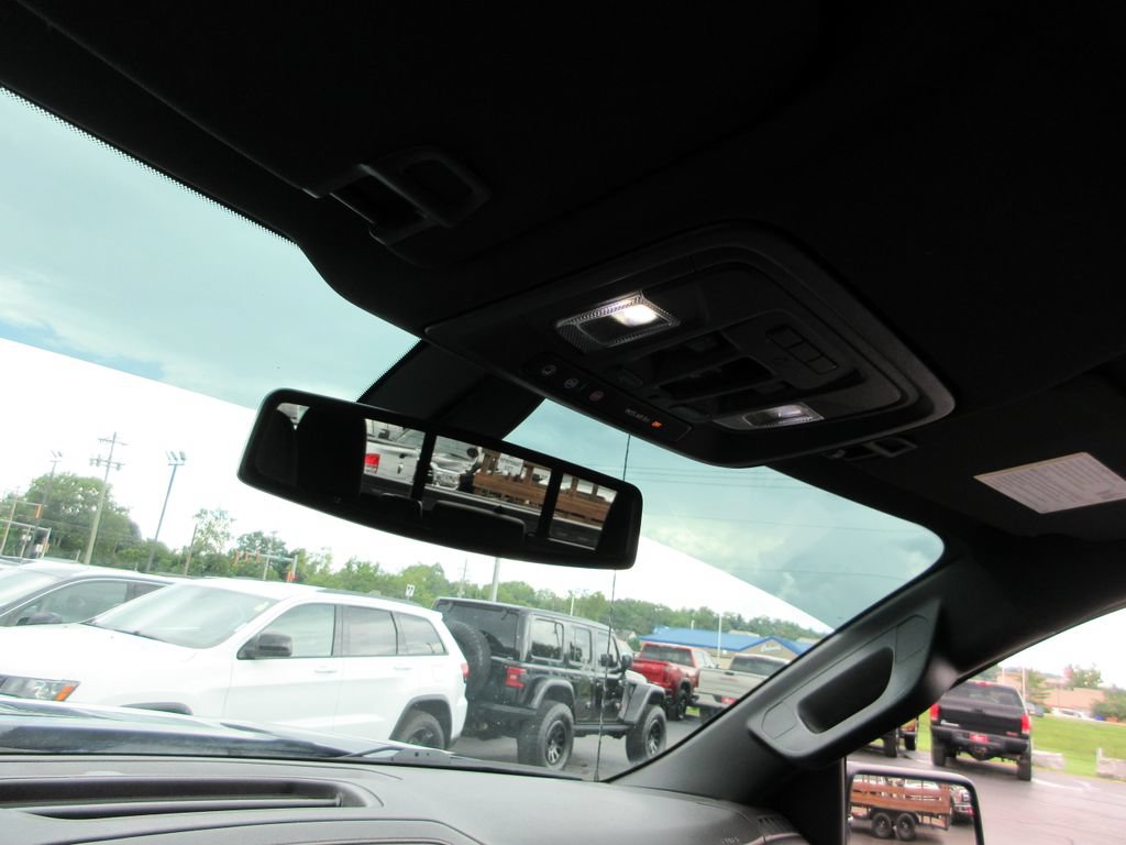 Certified 2020 GMC Sierra 1500 AT4 w/ AT4 Premium Package AWD/4WD image 34