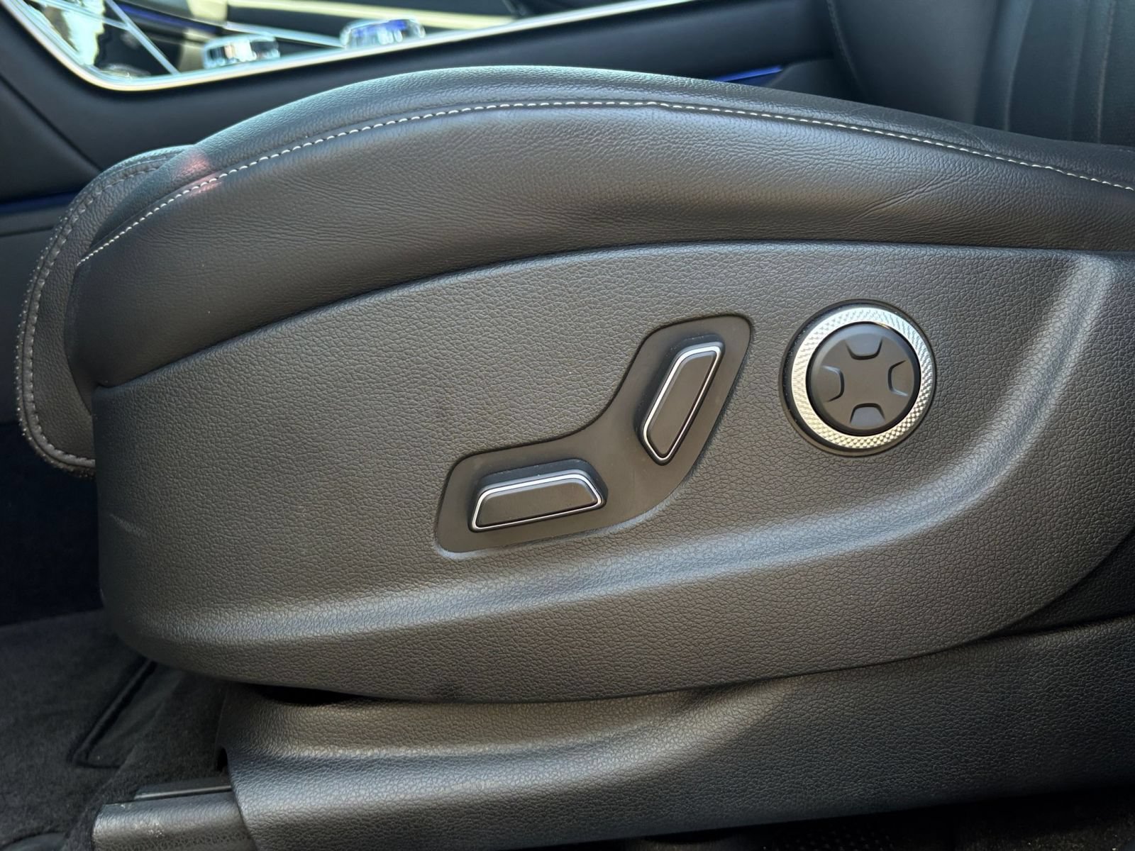 Used 2026 Genesis GV80 2.5T AWD/4WD image 22