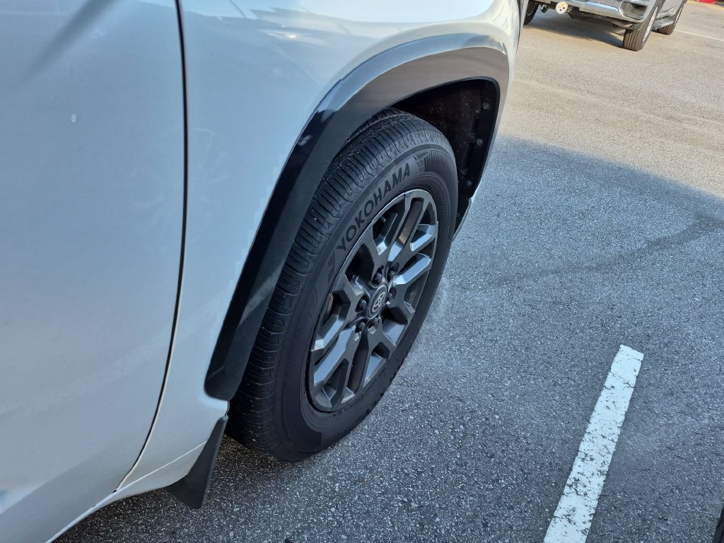 Used 2025 Toyota Sequoia Platinum AWD/4WD image 13