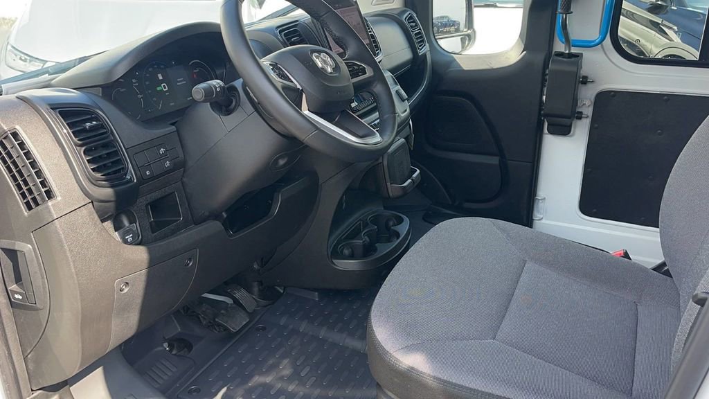New 2024 RAM ProMaster 3500 w/ Delivery Van Package image 10