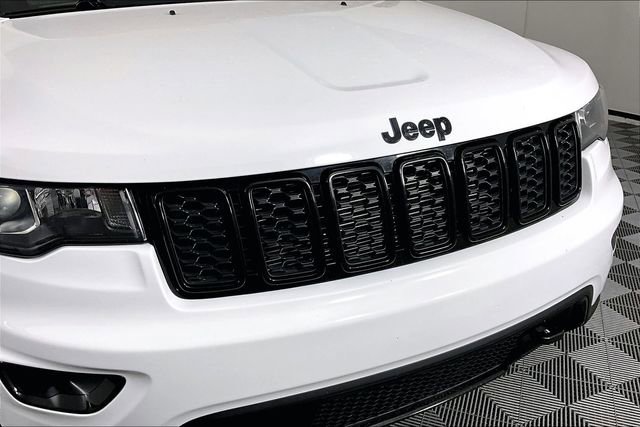 Used 2019 Jeep Grand Cherokee Laredo image 30