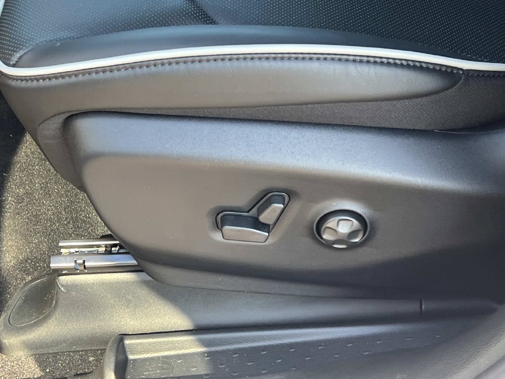 New 2027 Chrysler Pacifica Limited AWD/4WD image 19