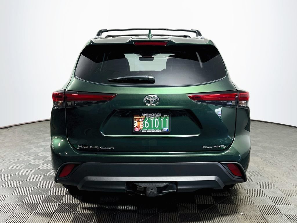 Used 2023 Toyota Highlander XLE AWD/4WD image 6
