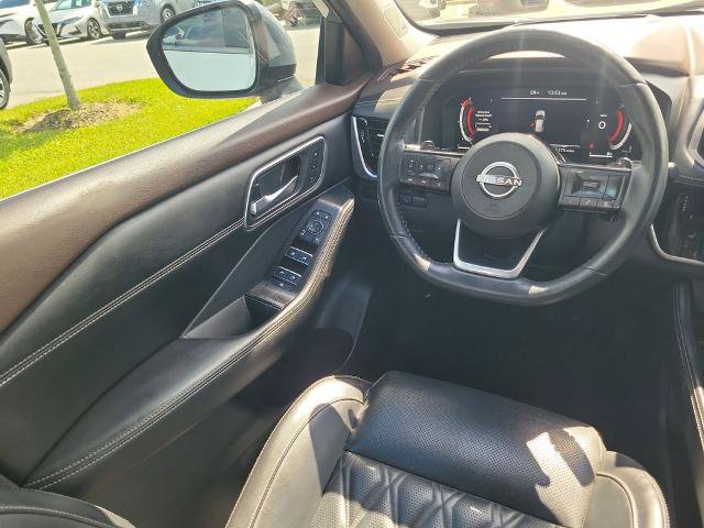 Certified 2022 Nissan Rogue Platinum w/ Head-Up Display Package FWD image 16