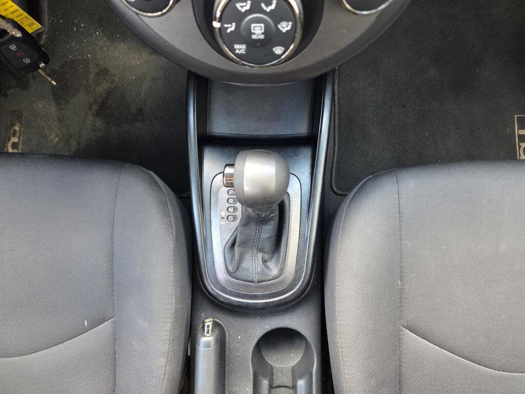 Used 2011 Kia Soul + w/ Audio Pkg FWD image 26