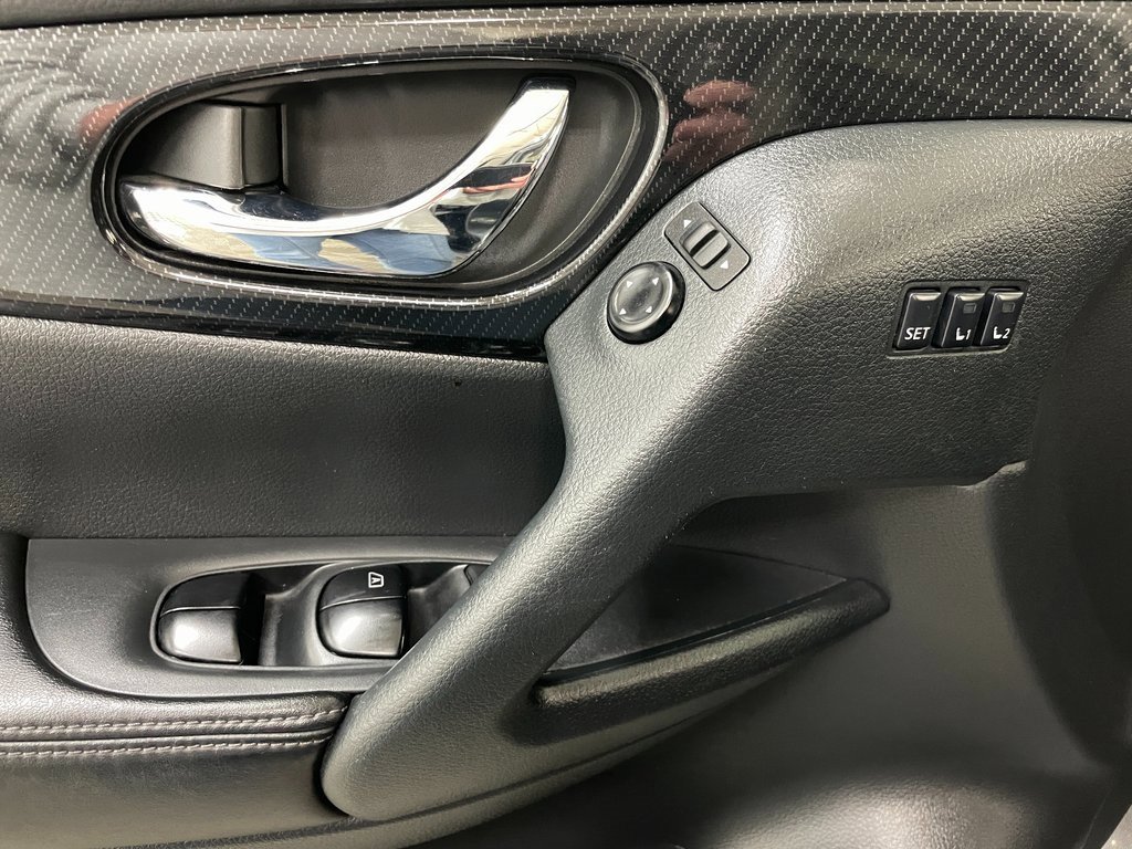 Used 2020 Nissan Rogue SL w/ Premium Package image 24