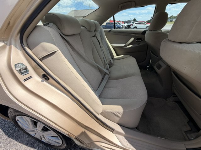 Used 2010 Toyota Camry SE FWD image 10