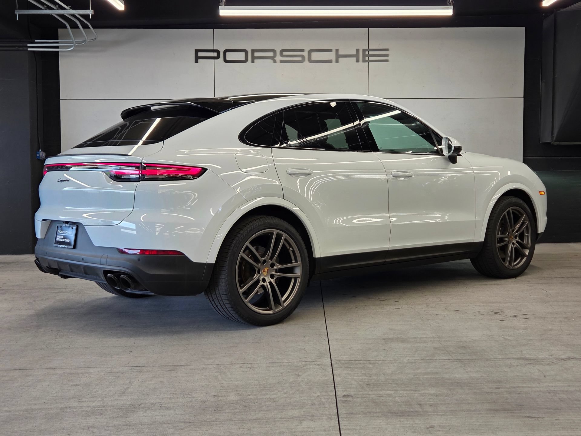 Certified 2023 Porsche Cayenne Coupe AWD/4WD image 6