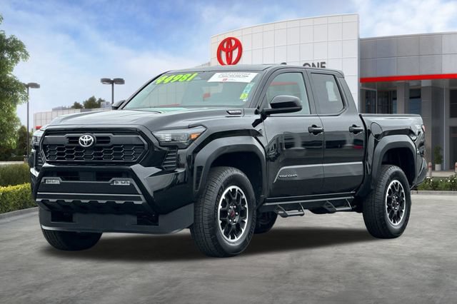 Certified 2025 Toyota Tacoma TRD Off-Road AWD/4WD image 10