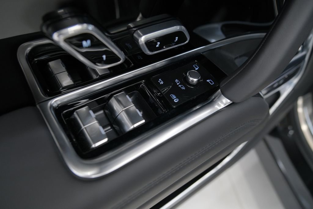 Used 2026 Land Rover Range Rover Long Wheelbase SE image 63