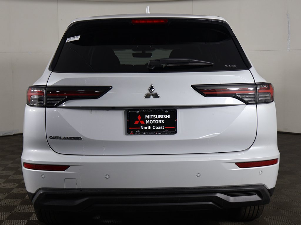 New 2026 Mitsubishi Outlander ES AWD/4WD image 13