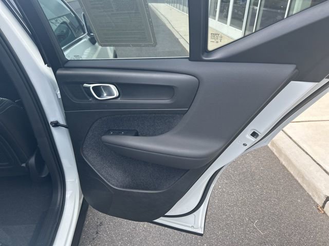 Certified 2025 Volvo XC40 B5 Plus AWD/4WD image 12