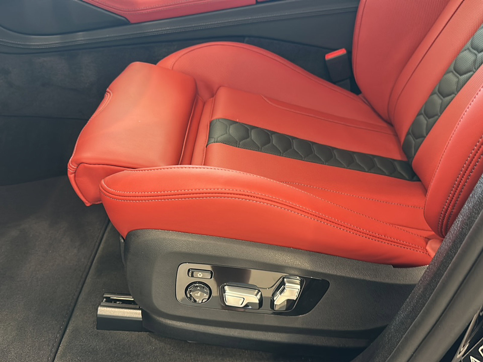 New 2026 BMW X6 M Competition w/ Executive Package image 14