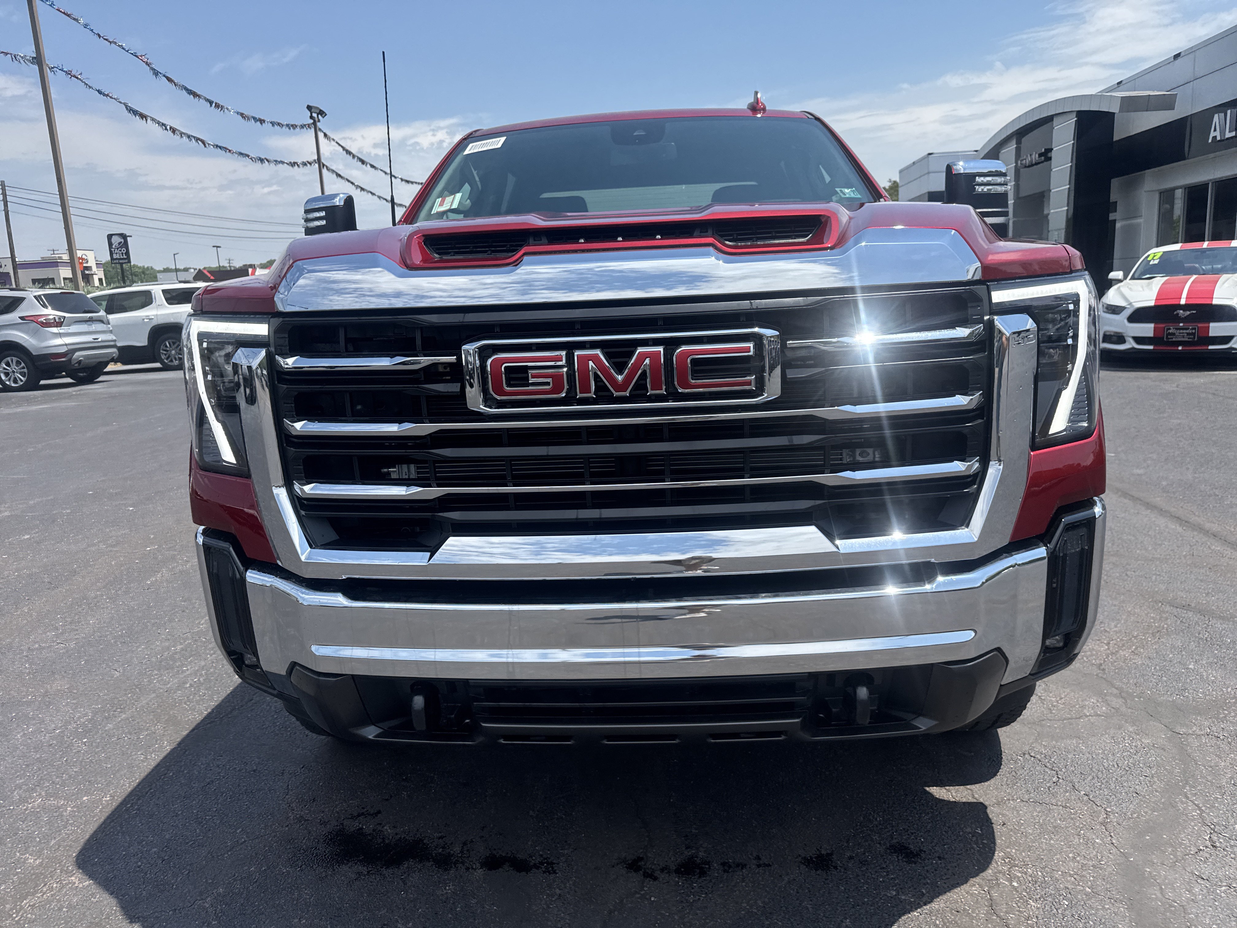 New 2026 GMC Sierra 2500 SLT AWD/4WD image 9