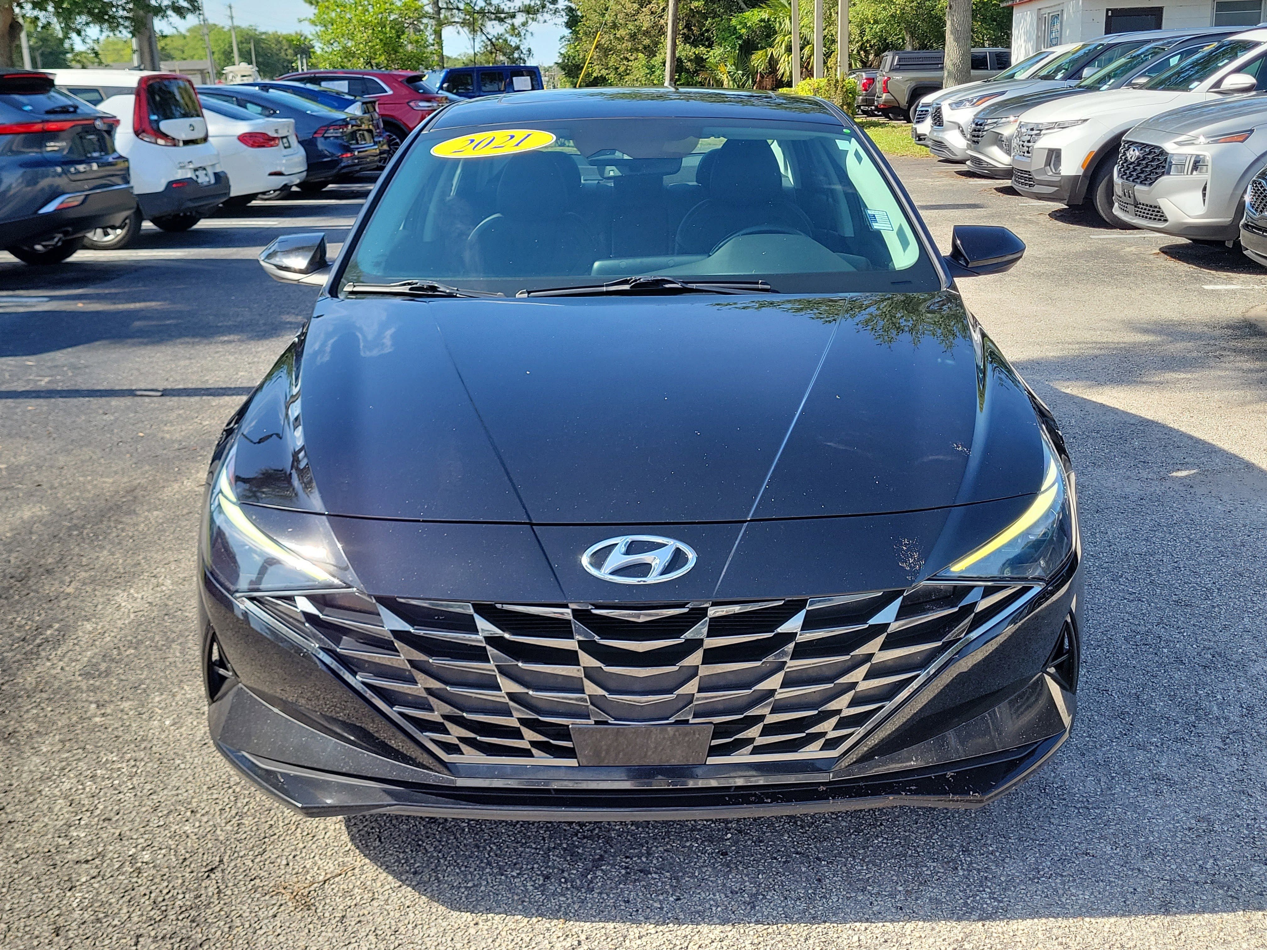 Used 2021 Hyundai Elantra Limited FWD image 2