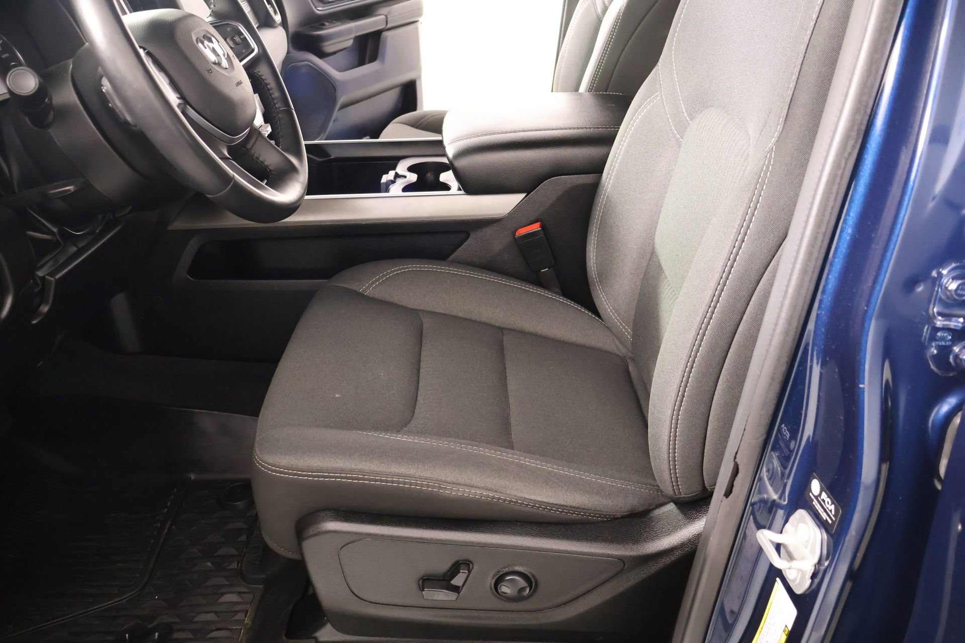 Used 2024 RAM 1500 Big Horn AWD/4WD image 11