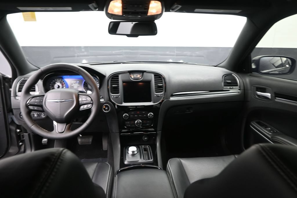 Used 2023 Chrysler 300 S w/ Comfort Group RWD image 15