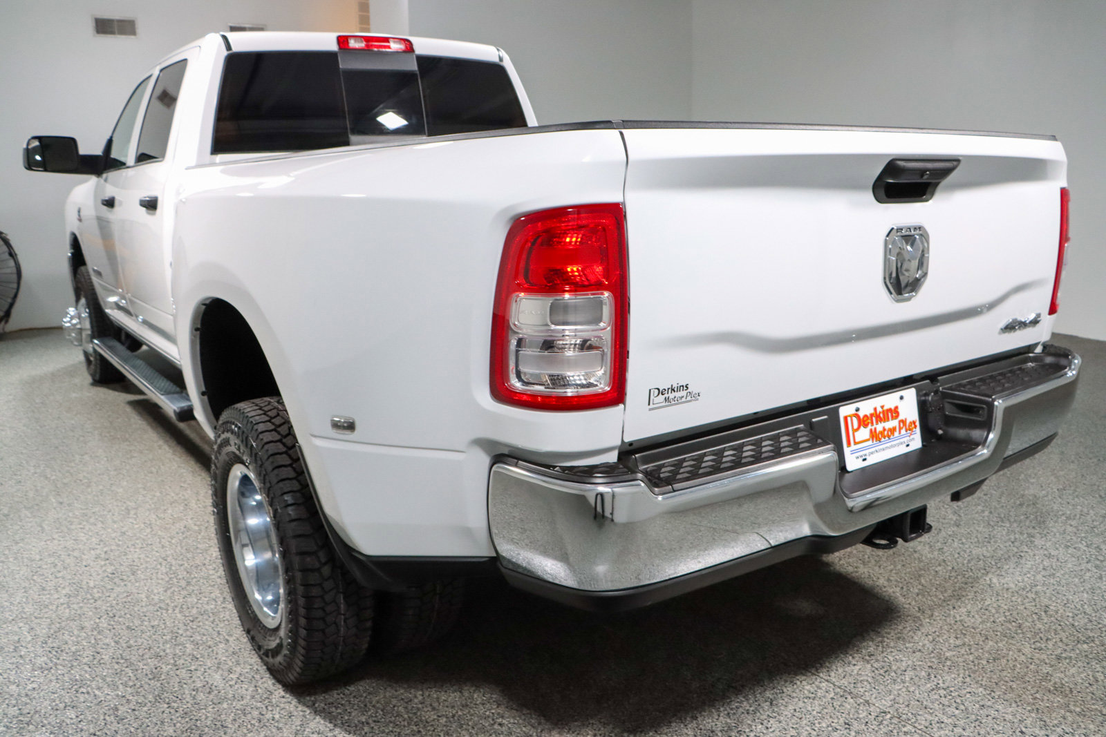 Used 2022 RAM 3500 Tradesman AWD/4WD image 9