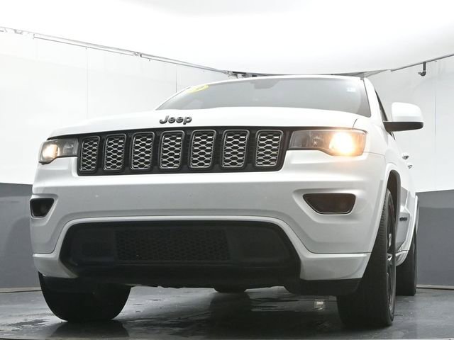 Used 2019 Jeep Grand Cherokee Altitude image 34