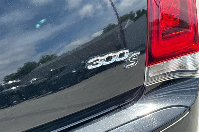 Used 2018 Chrysler 300 S w/ 300S Premium Group 2 image 35