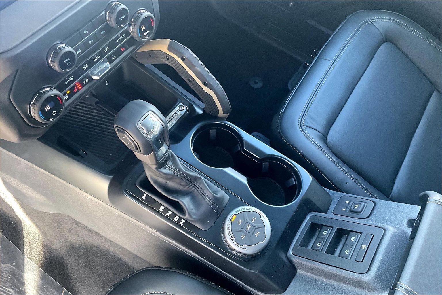 New 2025 Ford Bronco Badlands AWD/4WD image 8