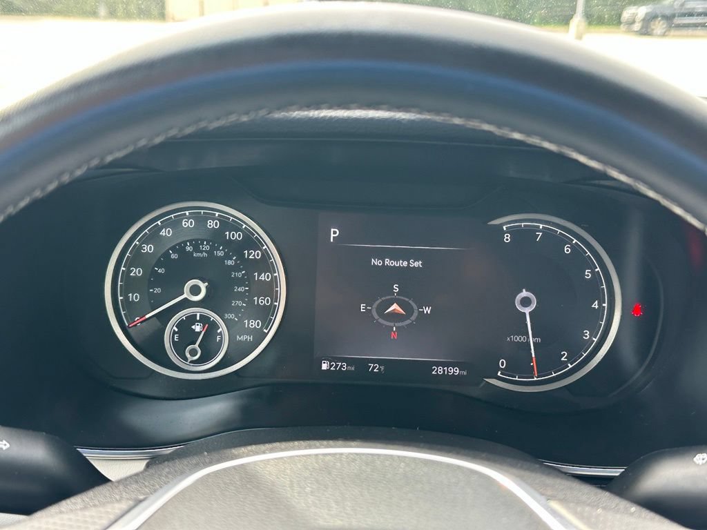 Used 2025 Genesis G70 2.5T RWD image 31