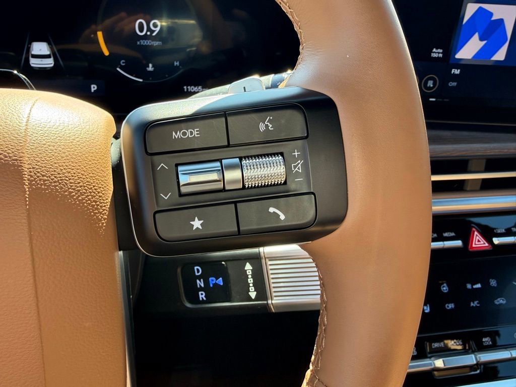 Used 2025 Hyundai Santa Fe Limited image 27