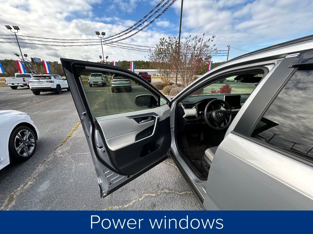 Used 2023 Toyota RAV4 XLE image 29